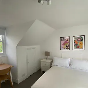 Beautiful Flat In Bow London