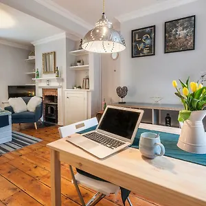 https://regal-house-exeter.cardiffhotelswales.com